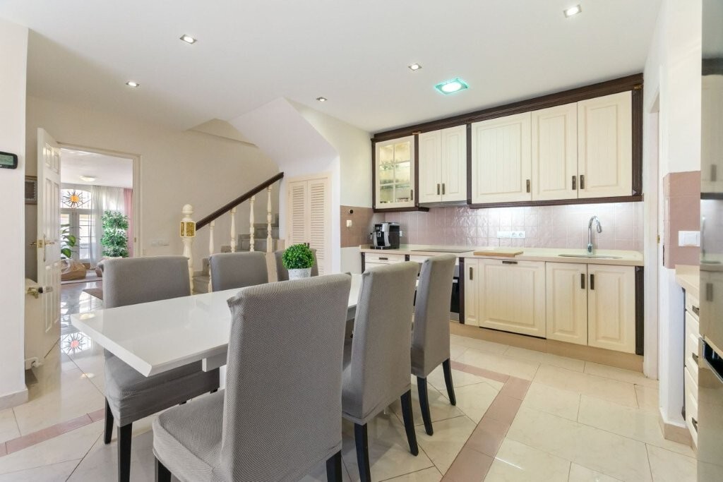 5 Bed, 2 Bath, HouseFor Sale, Torrevieja, Alicante