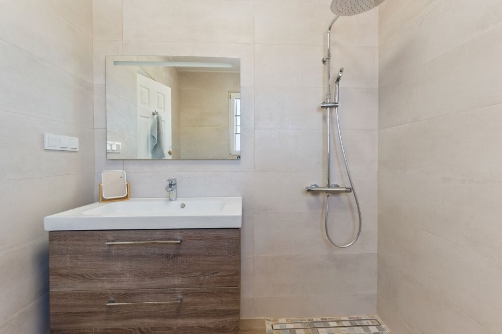 5 Bed, 2 Bath, HouseFor Sale, Torrevieja, Alicante