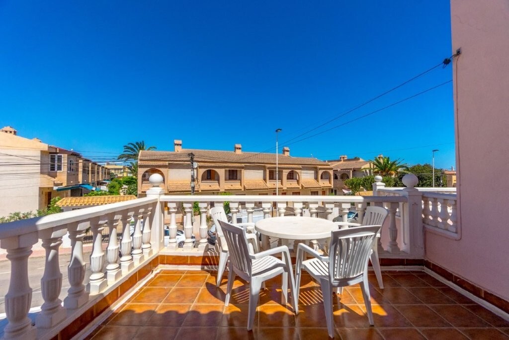 5 Bed, 2 Bath, HouseFor Sale, Torrevieja, Alicante