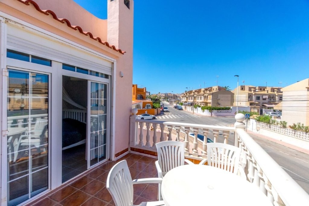5 Bed, 2 Bath, HouseFor Sale, Torrevieja, Alicante