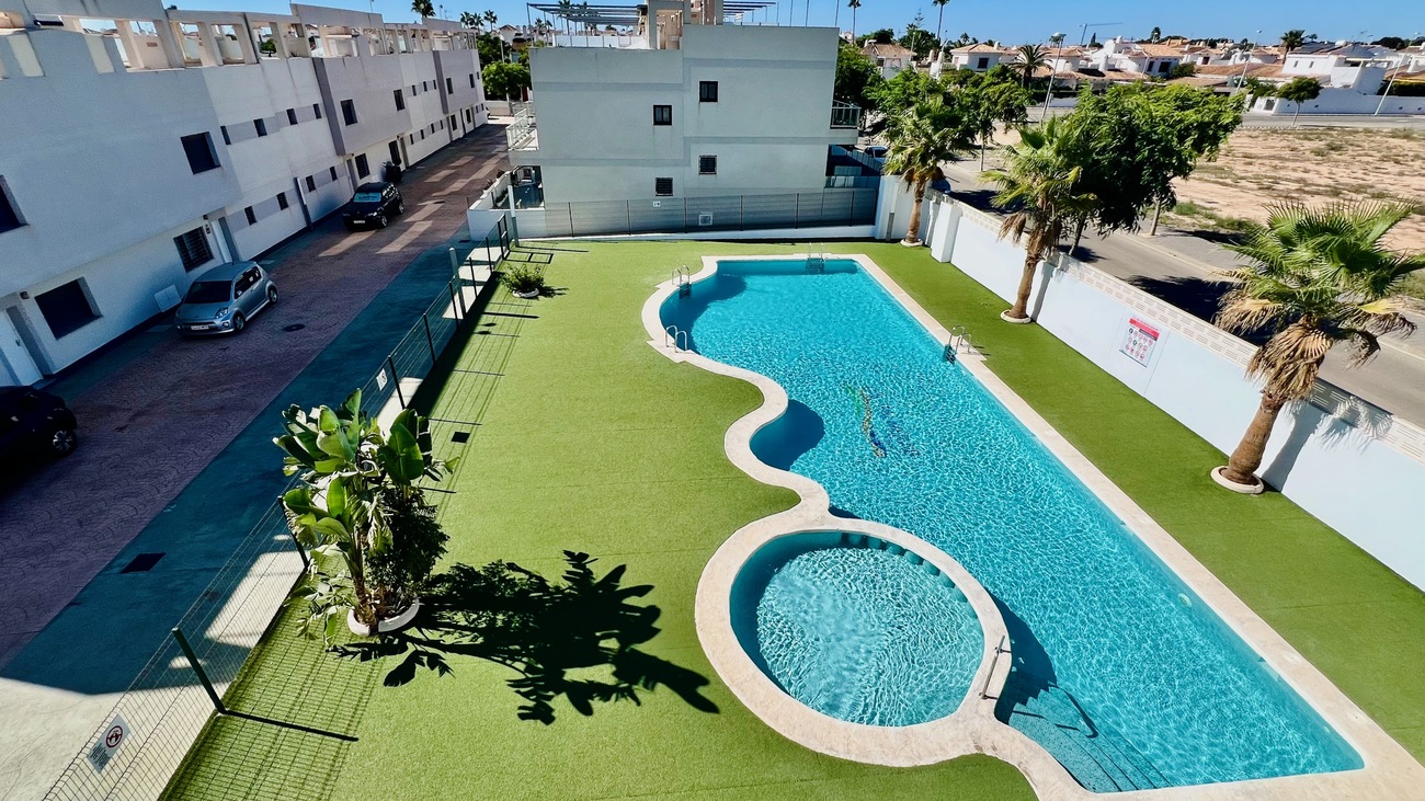 2 Bed, 2 Bath, ApartmentFor Sale, Mil Palmeras, Alicante