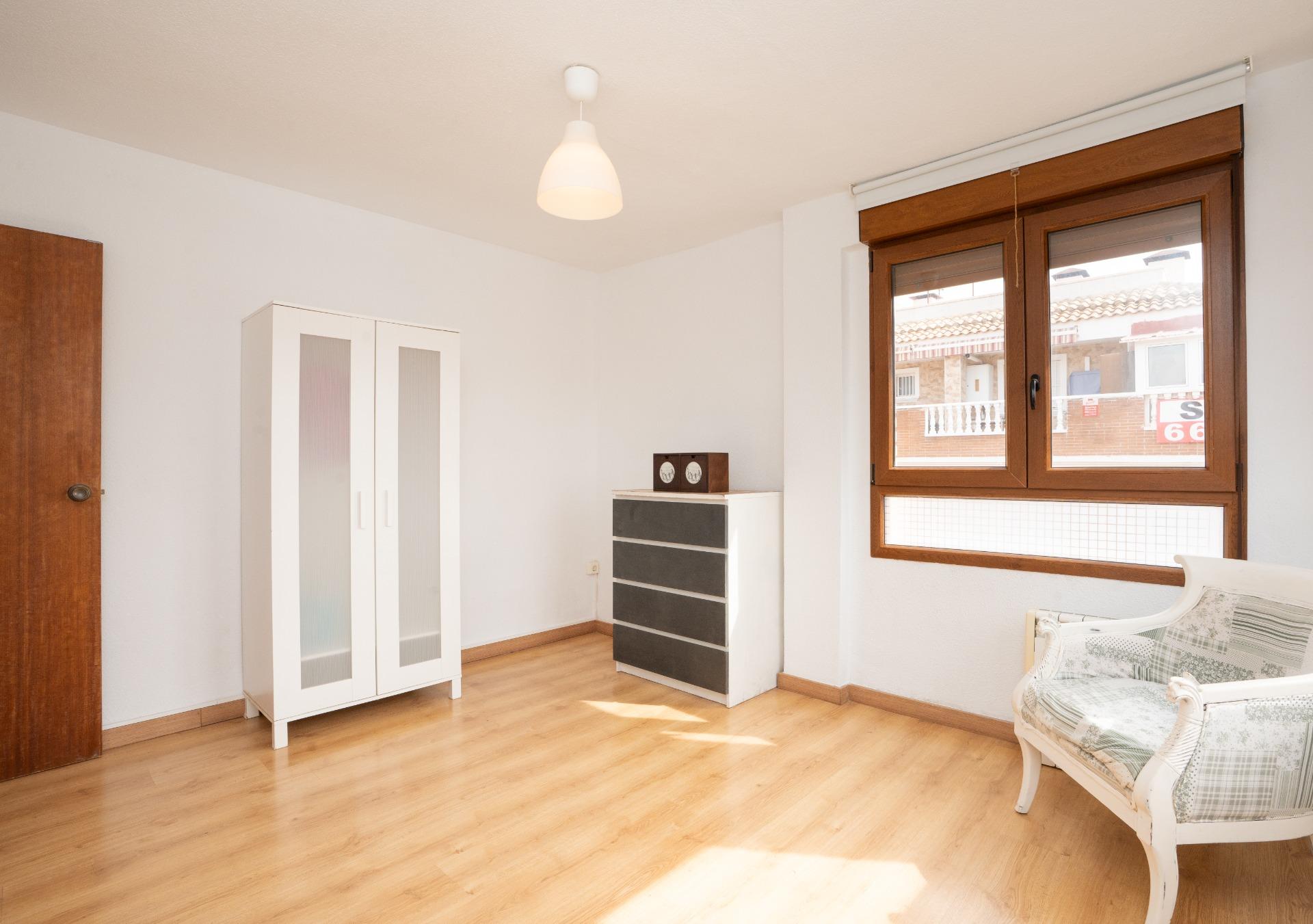 3 Bed, 1 Bath, ApartmentFor Sale, Torrevieja, Alicante