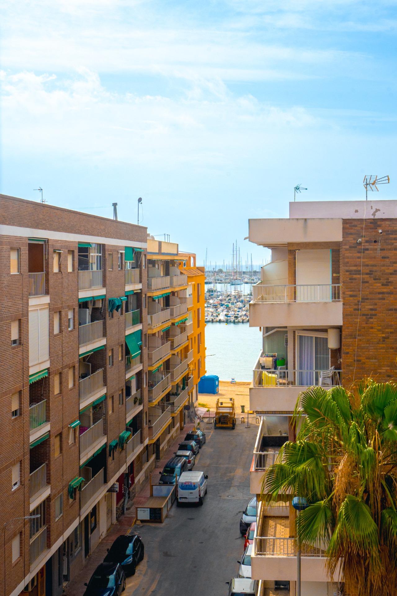 3 Bed, 1 Bath, ApartmentFor Sale, Torrevieja, Alicante