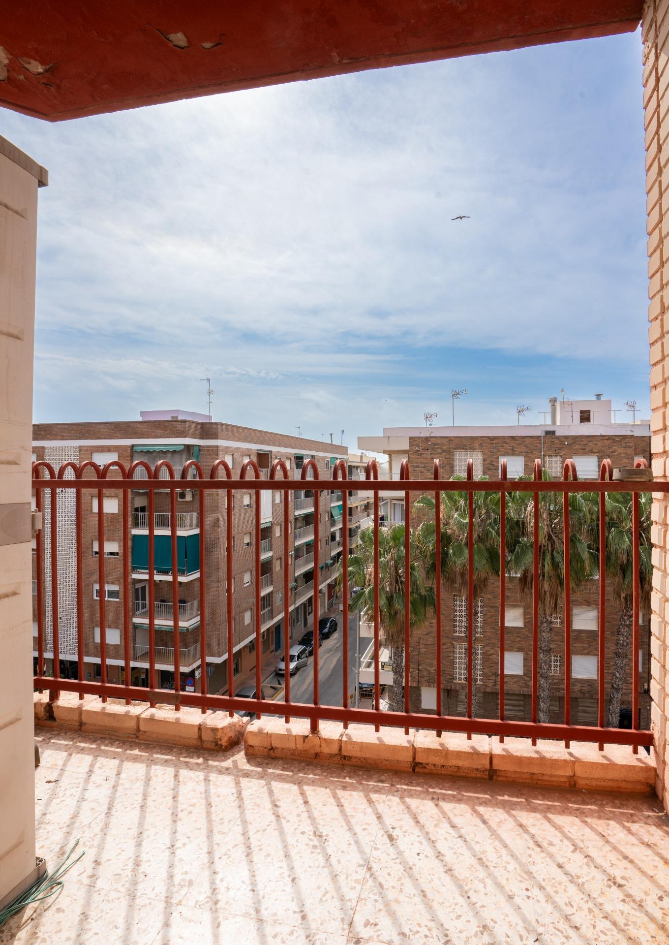 3 Bed, 1 Bath, ApartmentFor Sale, Torrevieja, Alicante