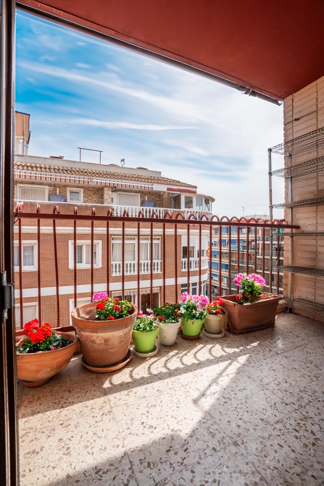 3 Bed, 1 Bath, ApartmentFor Sale, Torrevieja, Alicante