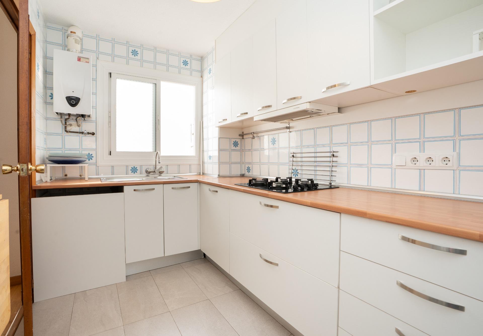 3 Bed, 1 Bath, ApartmentFor Sale, Torrevieja, Alicante