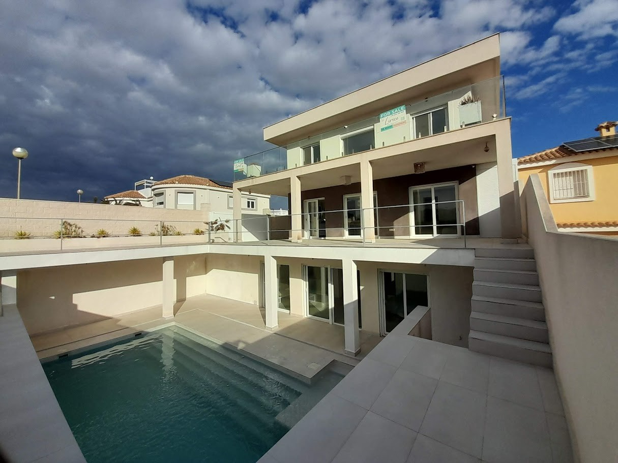 4 Bed, 4 Bath, HouseFor Sale, Gran Alacant, Alicante