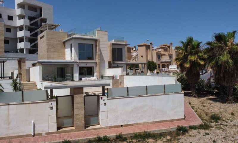 4 Bed, 3 Bath, HouseFor Sale, Orihuela Costa, Alicante