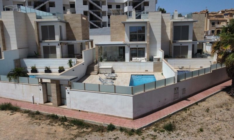 4 Bed, 3 Bath, HouseFor Sale, Orihuela Costa, Alicante