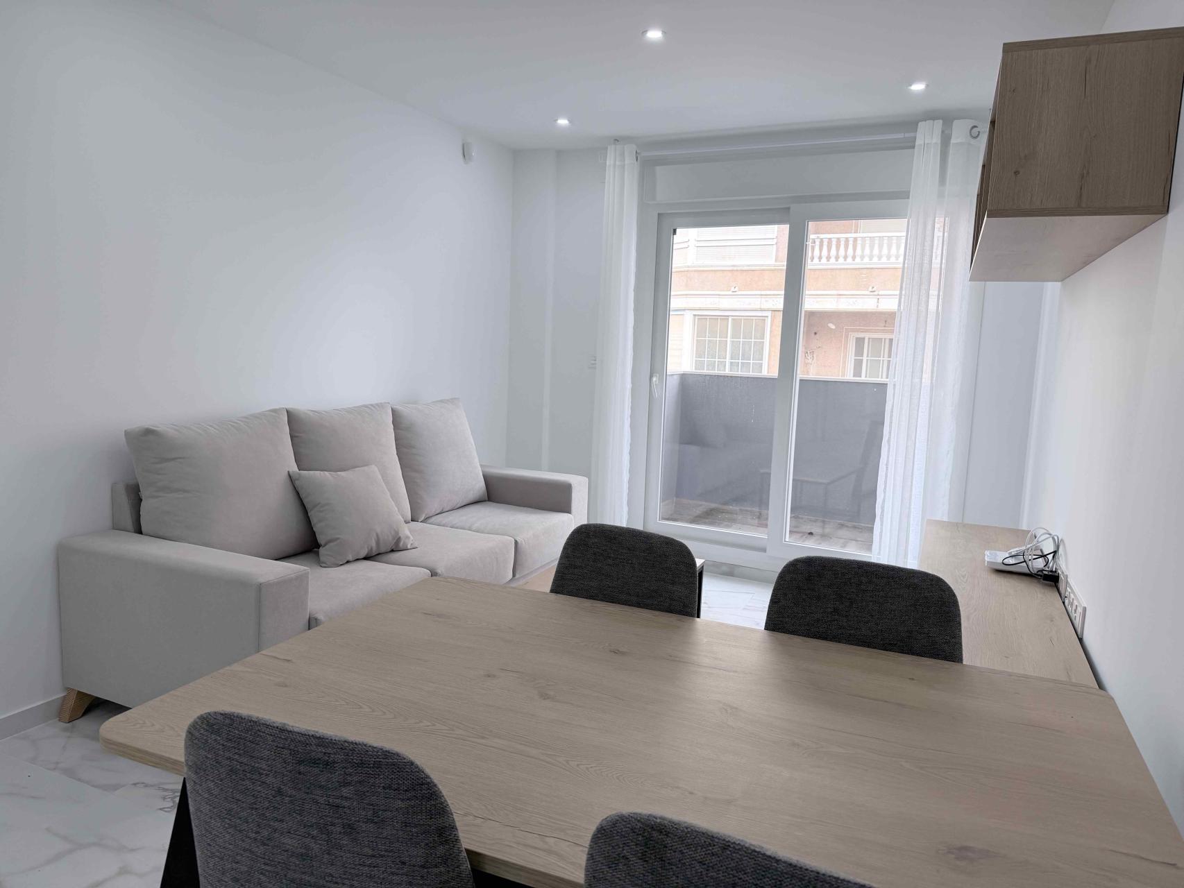 2 Bed, 1 Bath, ApartmentFor Sale, Torrevieja, Alicante