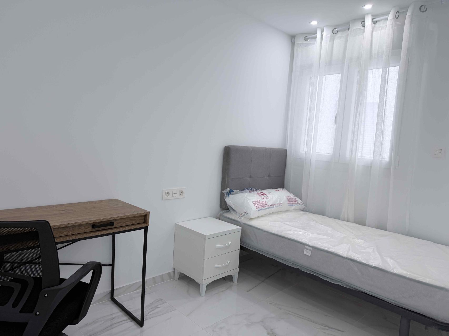 2 Bed, 1 Bath, ApartmentFor Sale, Torrevieja, Alicante