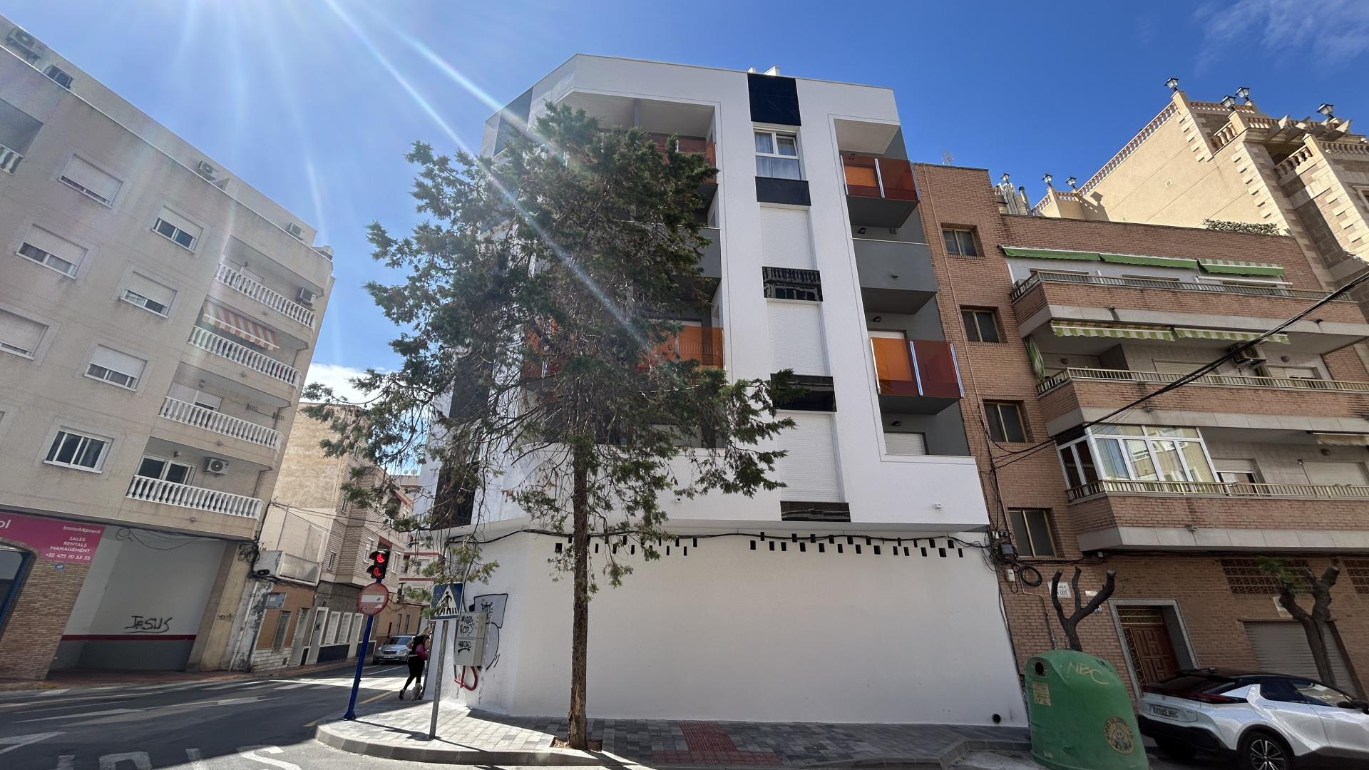 2 Bed, 1 Bath, ApartmentFor Sale, Torrevieja, Alicante