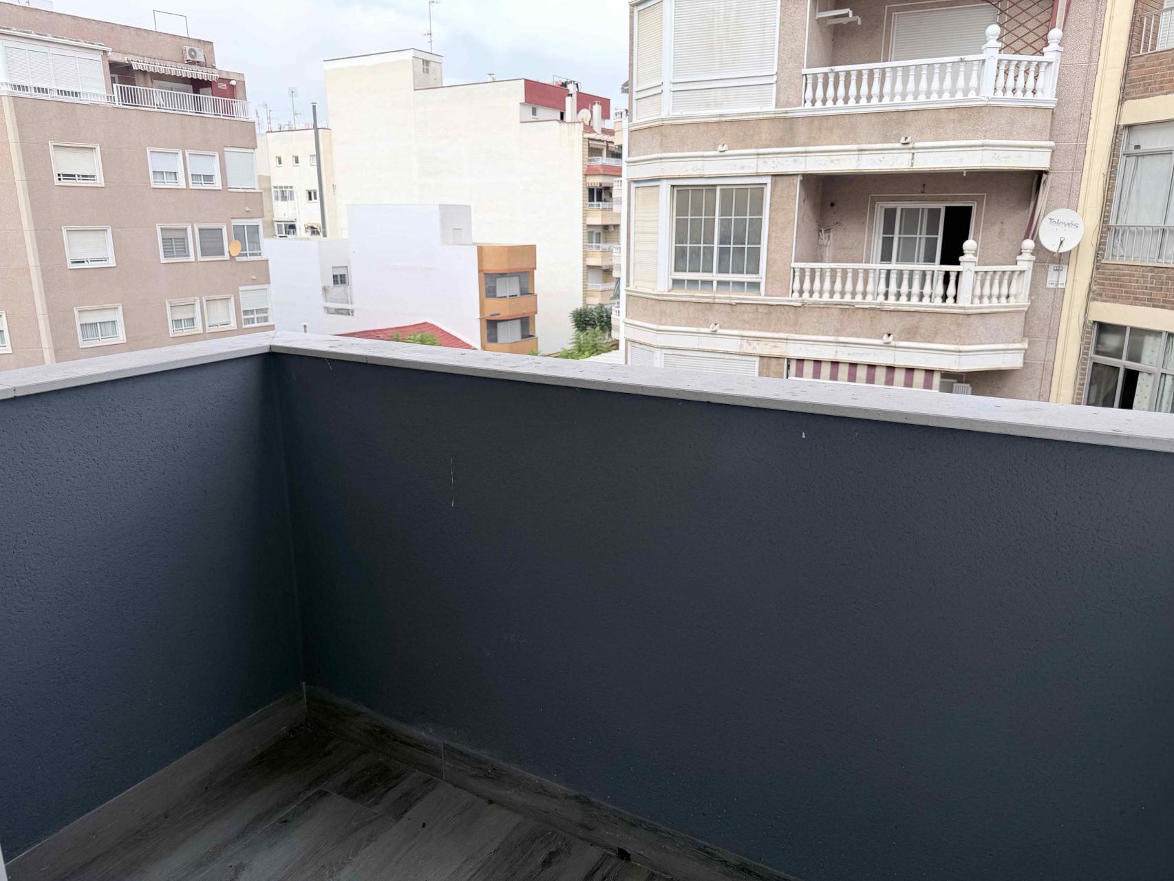 2 Bed, 1 Bath, ApartmentFor Sale, Torrevieja, Alicante