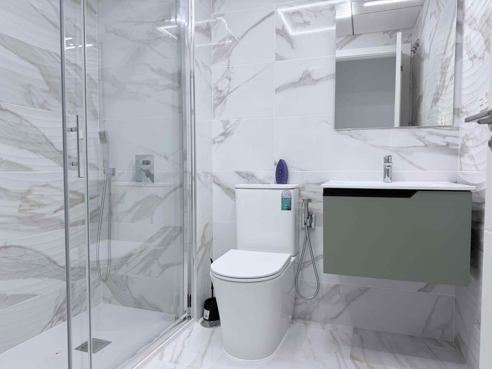 2 Bed, 1 Bath, ApartmentFor Sale, Torrevieja, Alicante