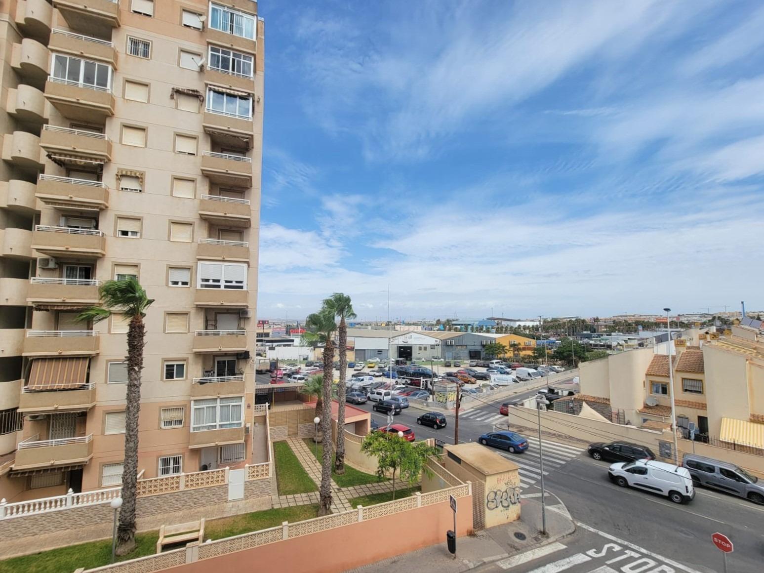 2 Bed, 1 Bath, ApartmentFor Sale, Torrevieja, Alicante