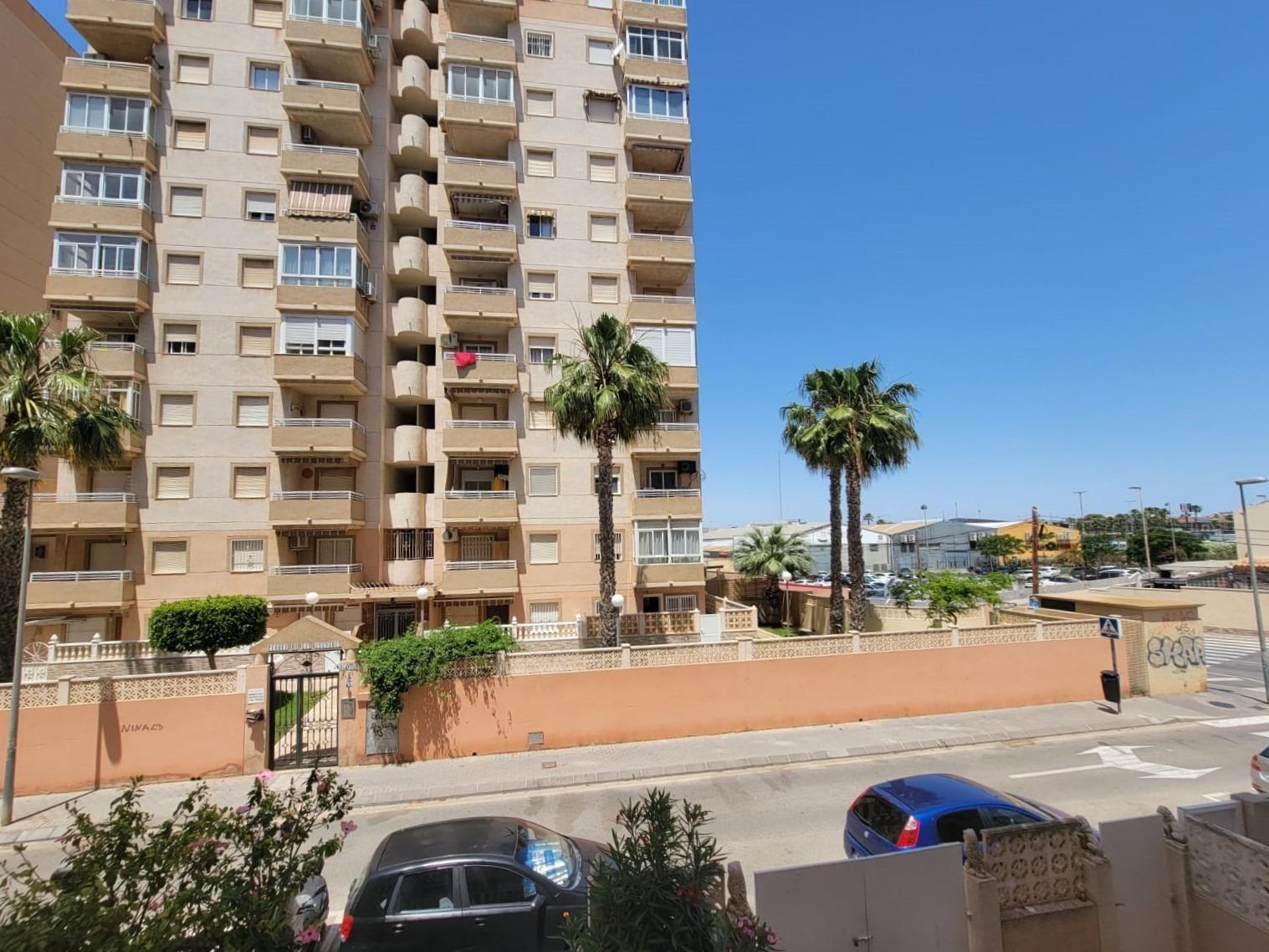 2 Bed, 1 Bath, ApartmentFor Sale, Torrevieja, Alicante