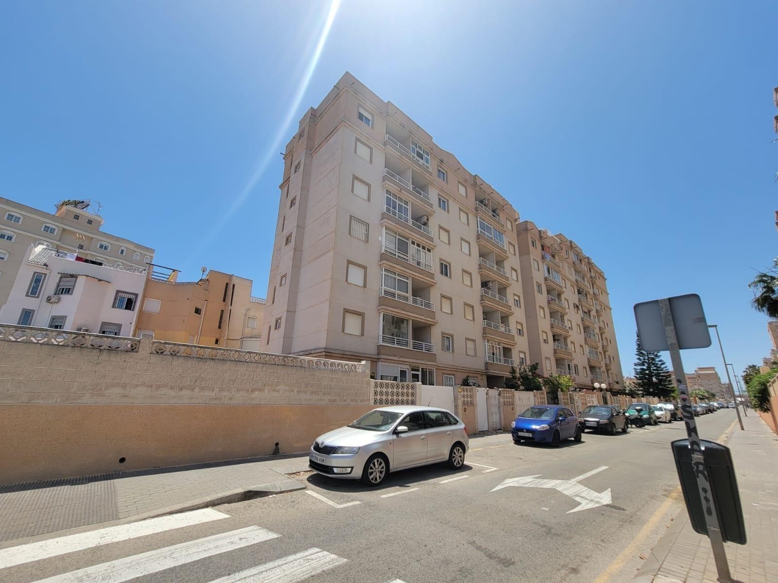 2 Bed, 1 Bath, ApartmentFor Sale, Torrevieja, Alicante