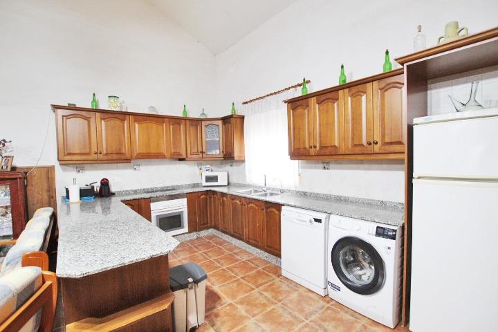 5 Bed, 2 Bath, HouseFor Sale, Almoradi, Alicante