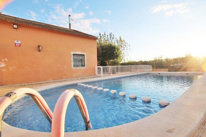 5 Bed, 2 Bath, HouseFor Sale, Almoradi, Alicante