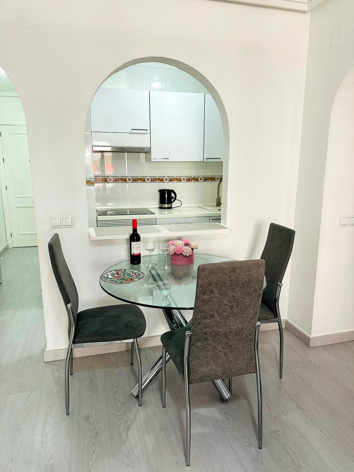 2 Bed, 1 Bath, ApartmentFor Sale, Torrevieja, Alicante