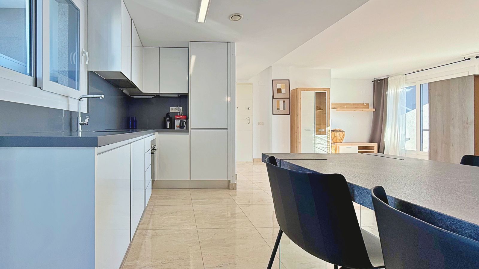 3 Bed, 2 Bath, ApartmentFor Sale, Torrevieja, Alicante