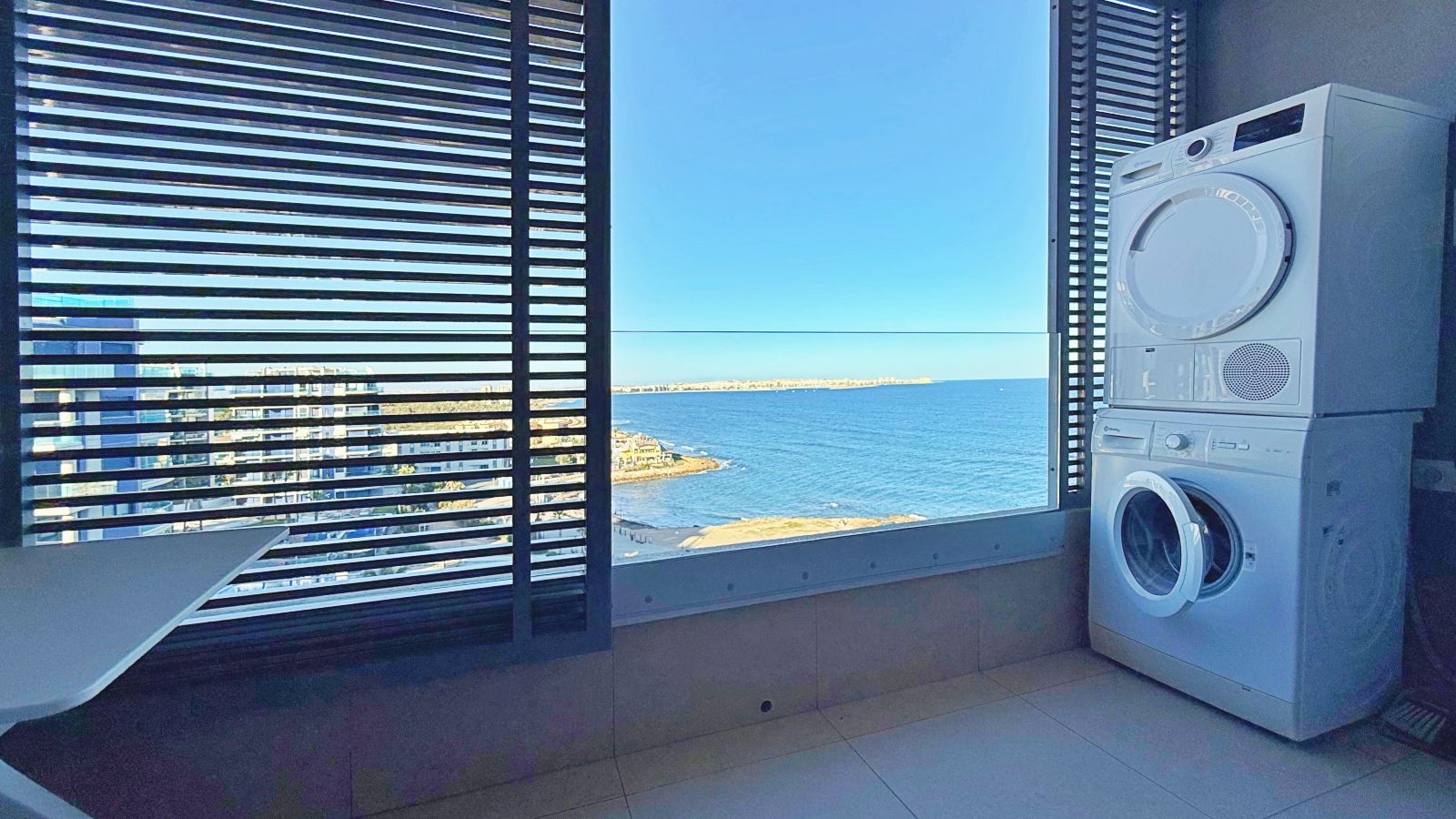 3 Bed, 2 Bath, ApartmentFor Sale, Torrevieja, Alicante