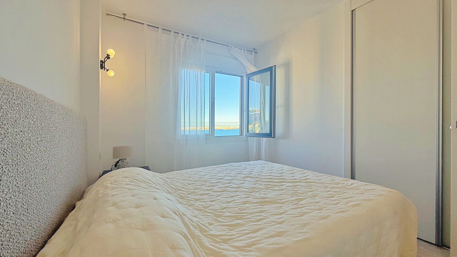 3 Bed, 2 Bath, ApartmentFor Sale, Torrevieja, Alicante