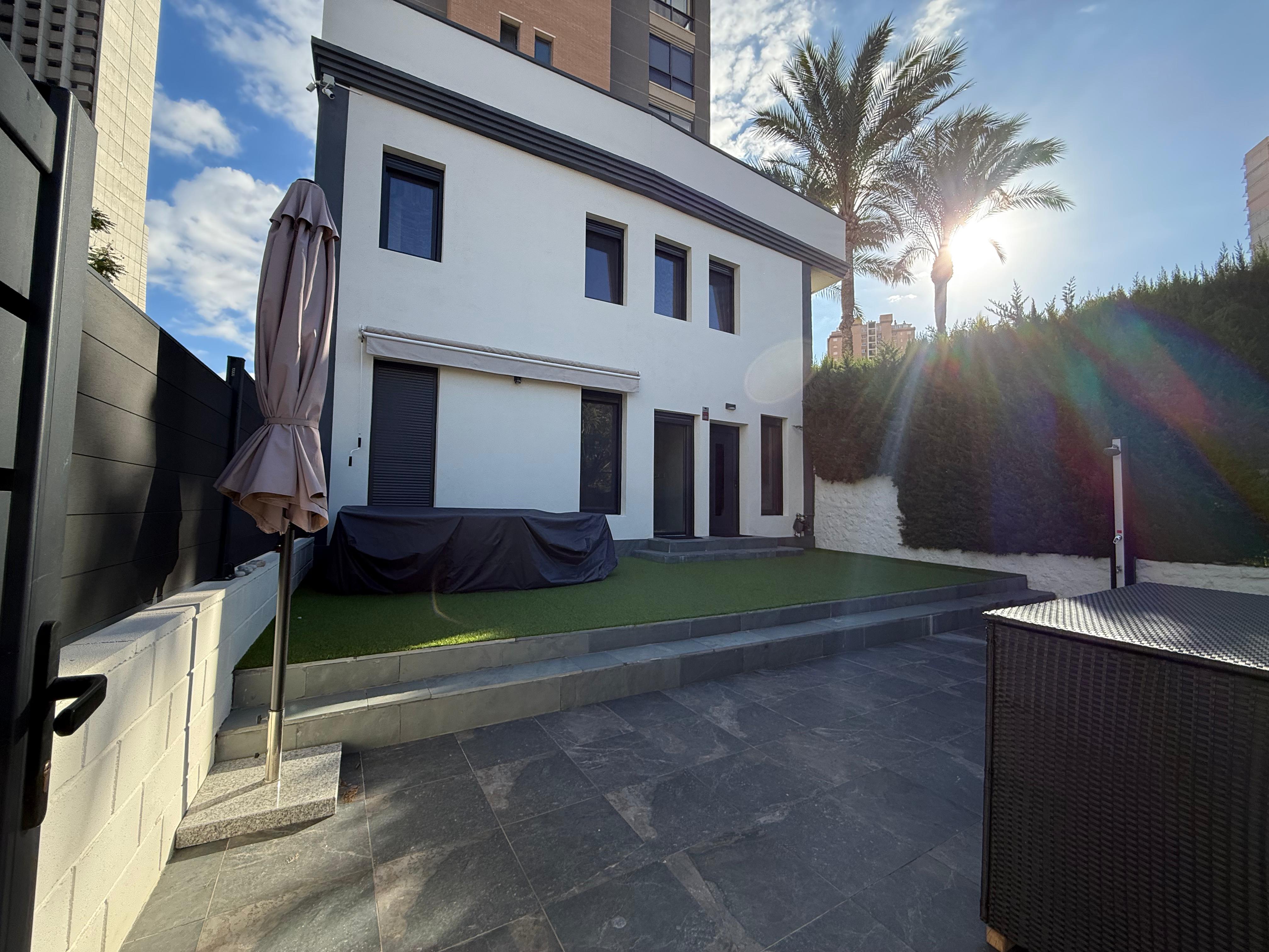 3 Bed, 2 Bath, HouseFor Sale, Benidorm, Alicante