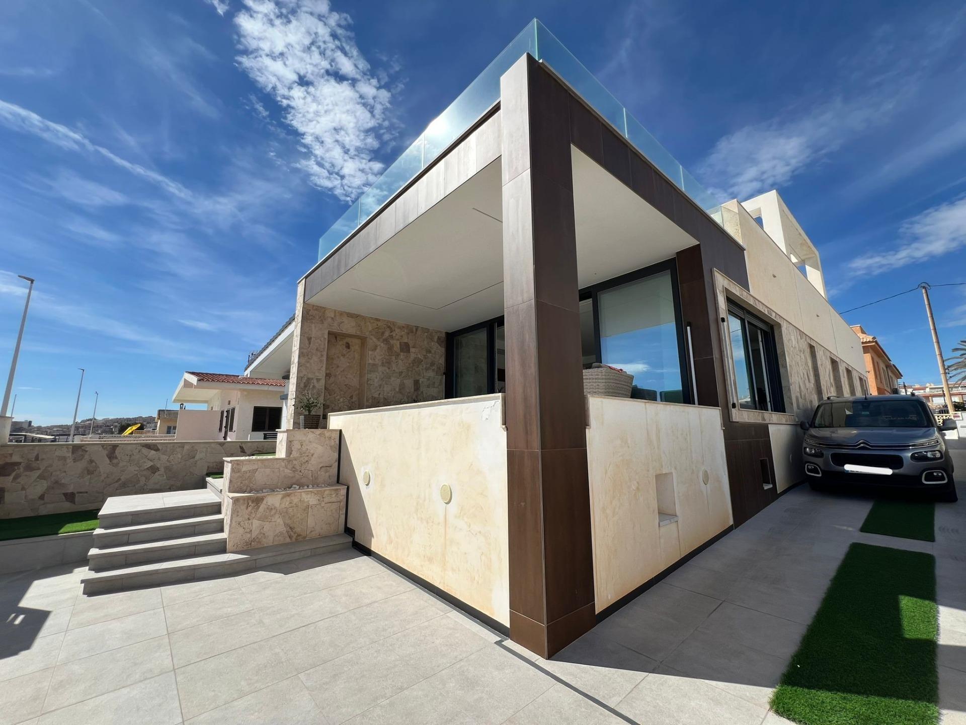 5 Bed, 4 Bath, HouseFor Sale, Torrevieja, Alicante