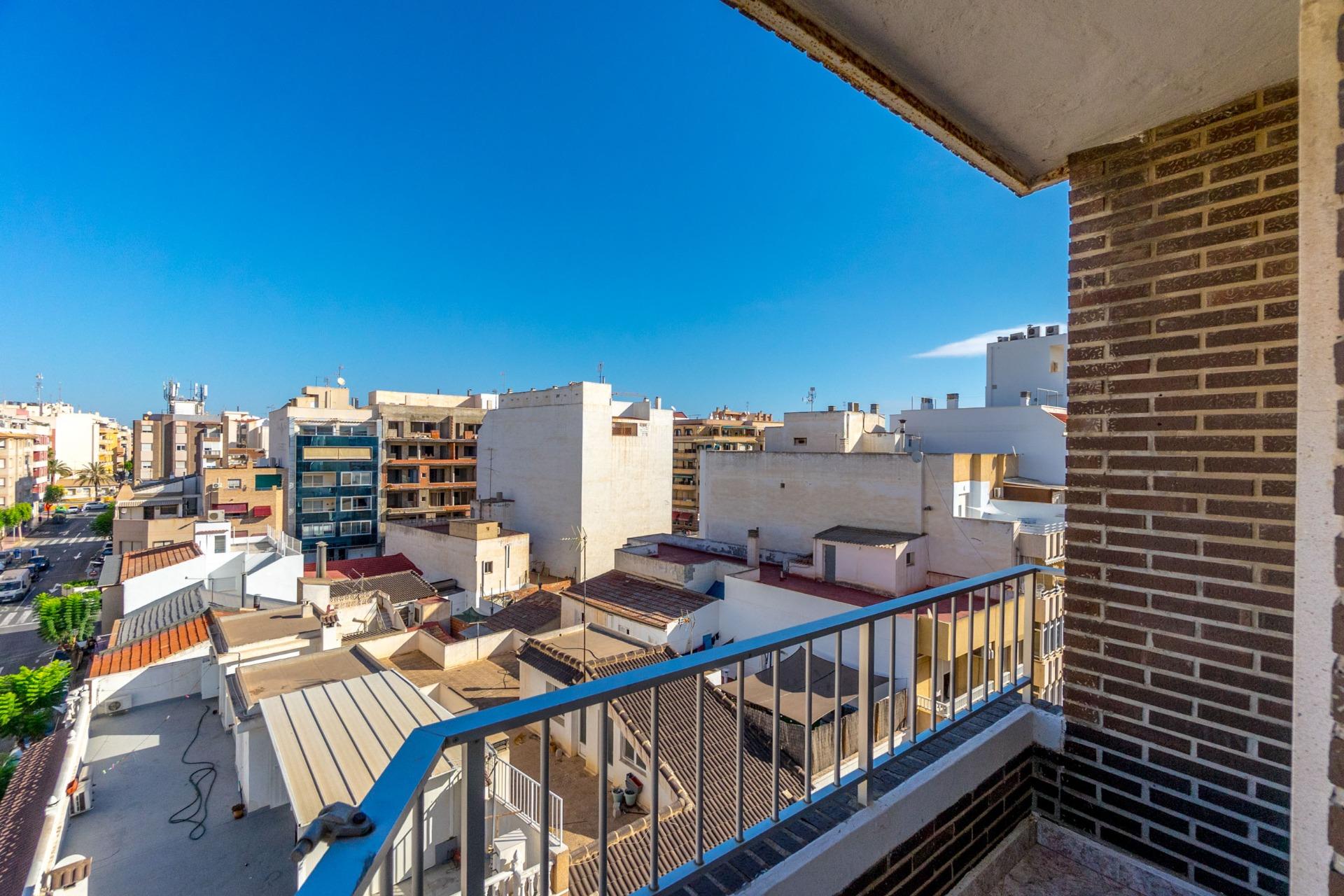 3 Bed, 2 Bath, ApartmentFor Sale, Torrevieja, Alicante