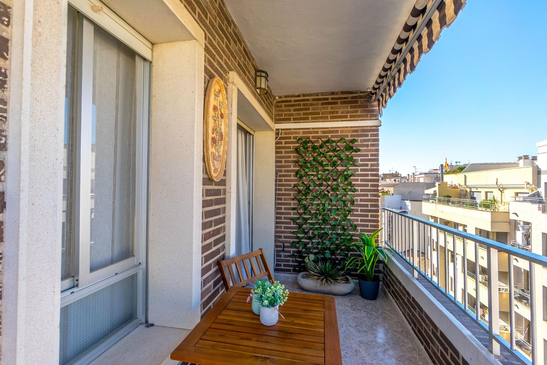 3 Bed, 2 Bath, ApartmentFor Sale, Torrevieja, Alicante