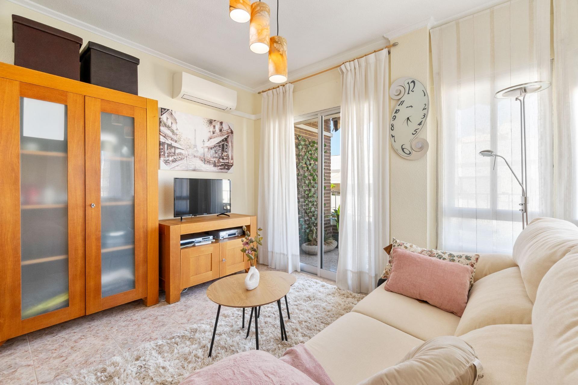 3 Bed, 2 Bath, ApartmentFor Sale, Torrevieja, Alicante