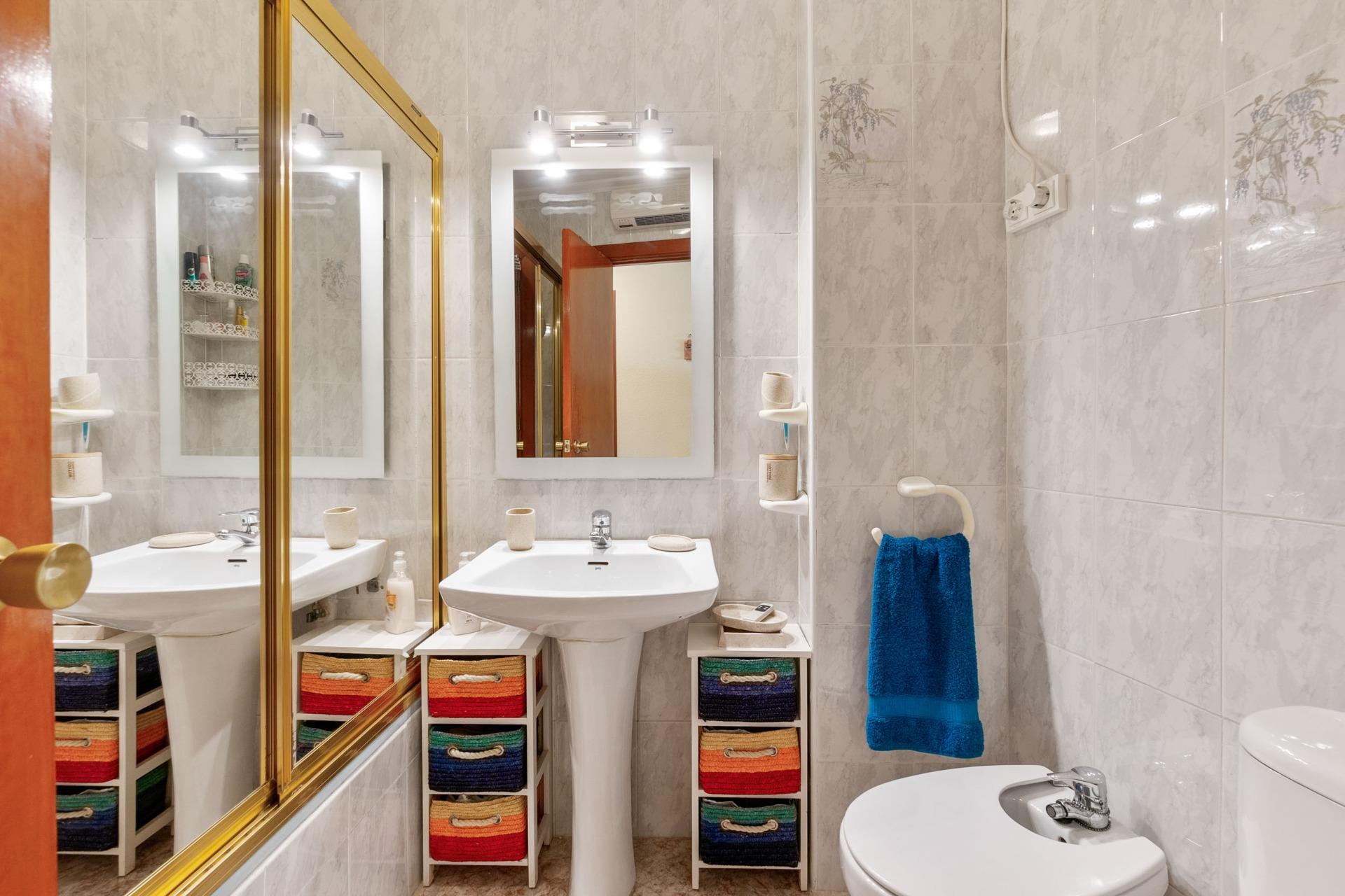 3 Bed, 2 Bath, ApartmentFor Sale, Torrevieja, Alicante