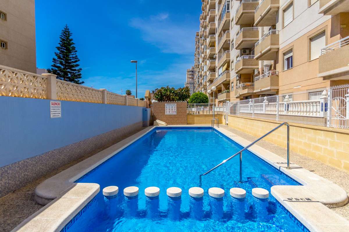 2 Bed, 1 Bath, ApartmentFor Sale, Torrevieja, Alicante