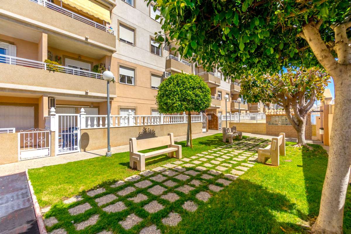 2 Bed, 1 Bath, ApartmentFor Sale, Torrevieja, Alicante