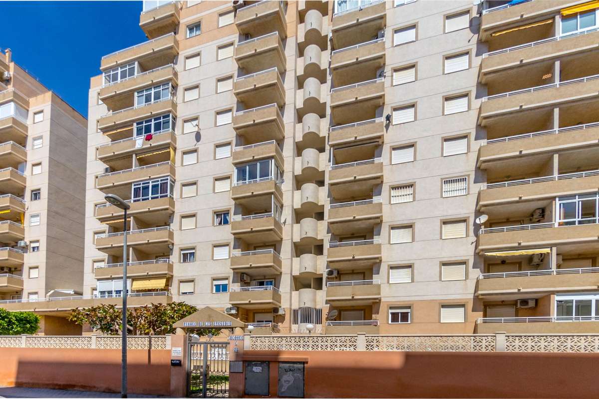 2 Bed, 1 Bath, ApartmentFor Sale, Torrevieja, Alicante