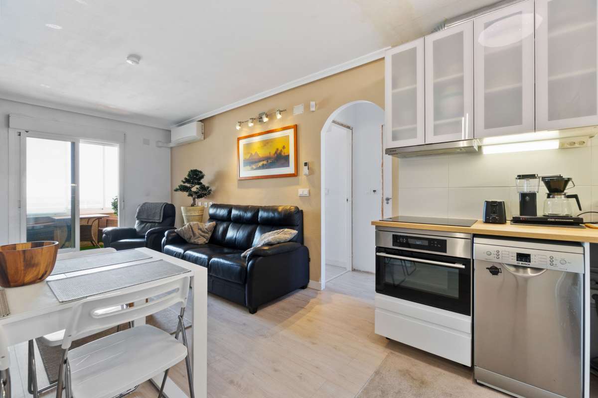 2 Bed, 1 Bath, ApartmentFor Sale, Torrevieja, Alicante