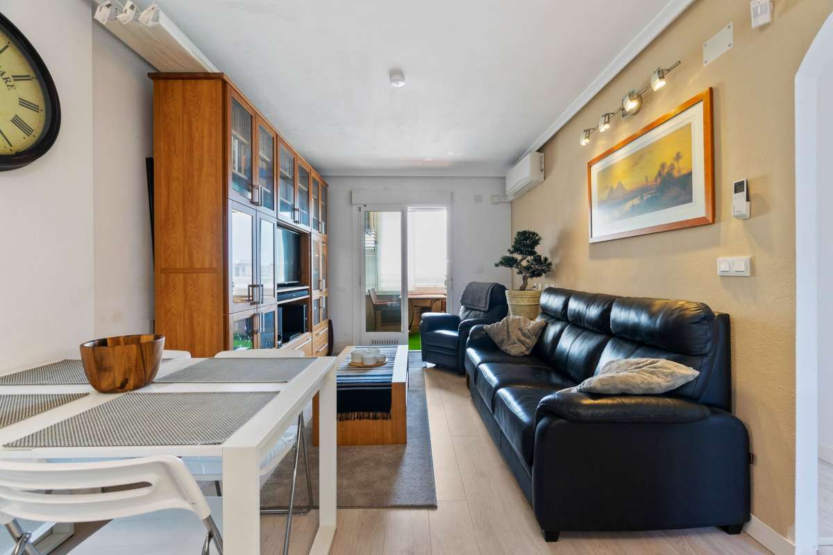 2 Bed, 1 Bath, ApartmentFor Sale, Torrevieja, Alicante