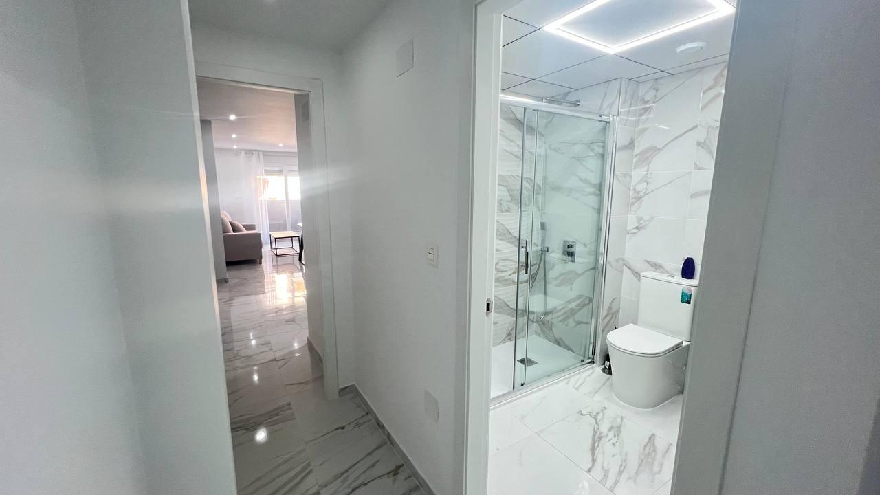 2 Bed, 1 Bath, ApartmentFor Sale, Torrevieja, Alicante