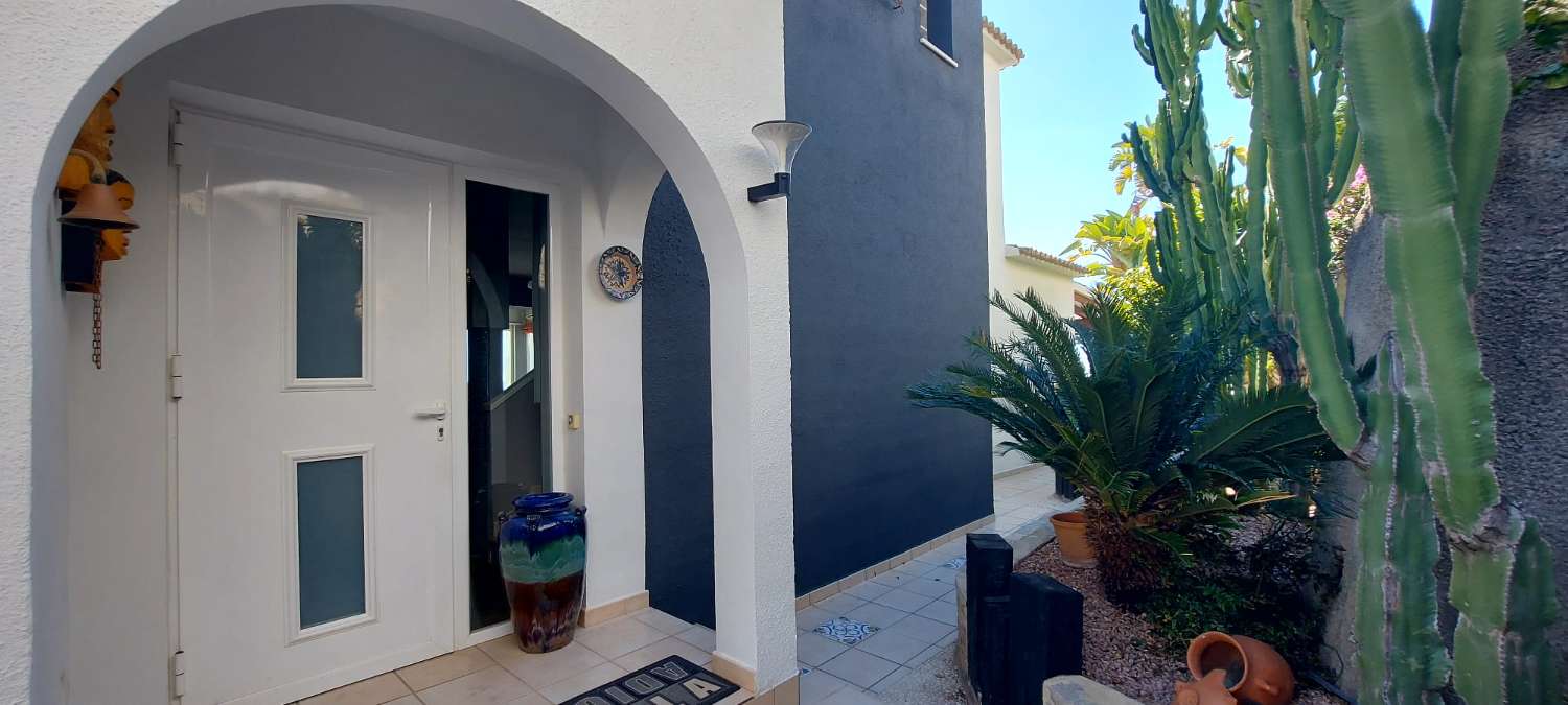 3 Bed, 2 Bath, HouseFor Sale, Calpe, Alicante