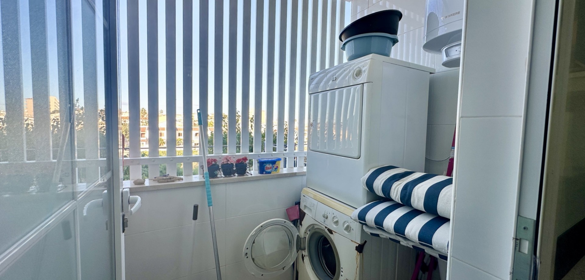 2 Bed, 1 Bath, ApartmentFor Sale, Mil Palmeras, Alicante