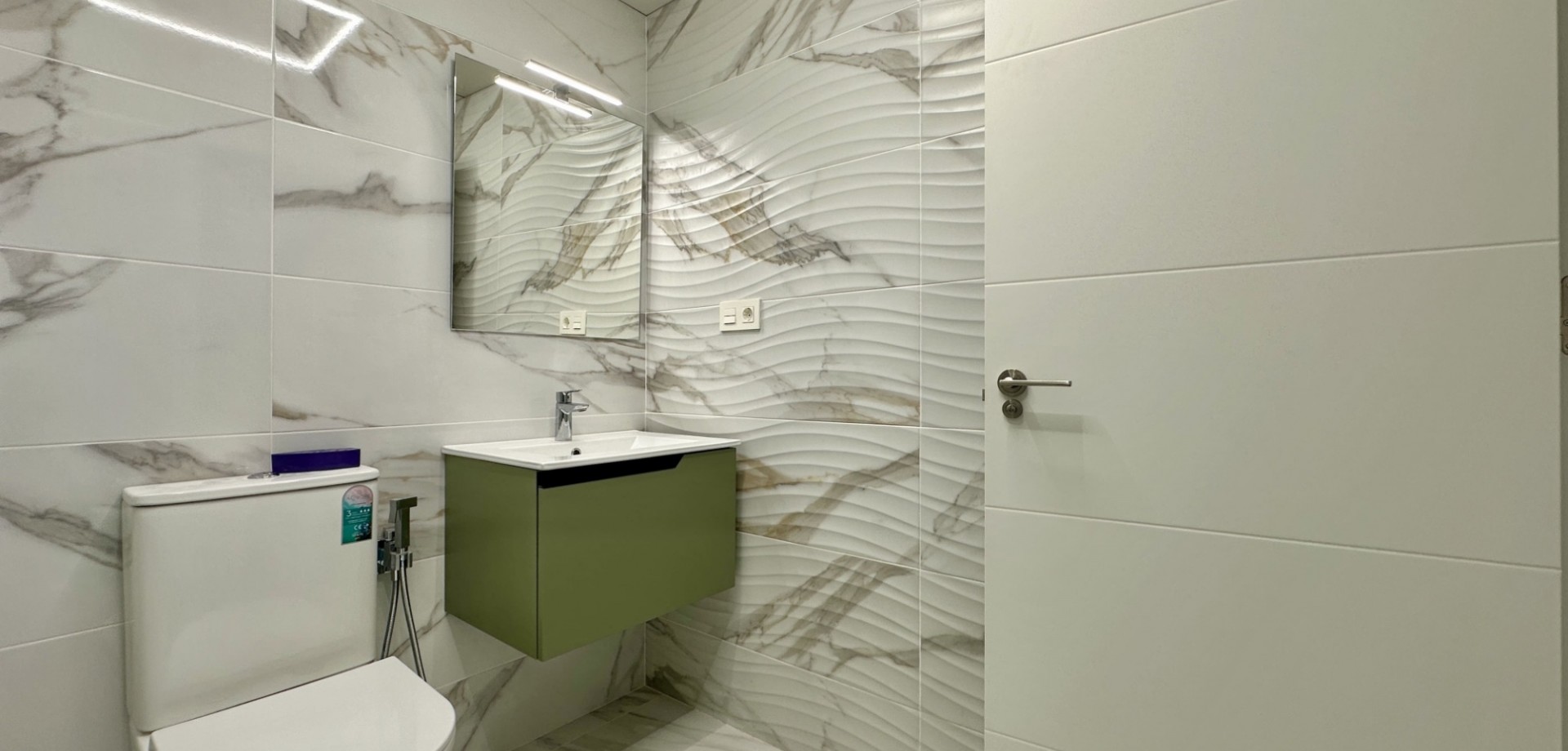 2 Bed, 1 Bath, ApartmentFor Sale, Torrevieja, Alicante