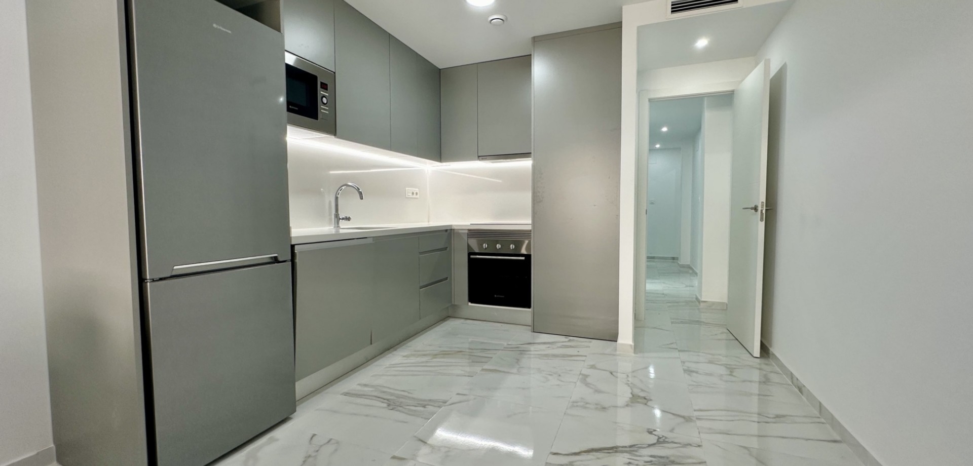 2 Bed, 1 Bath, ApartmentFor Sale, Torrevieja, Alicante