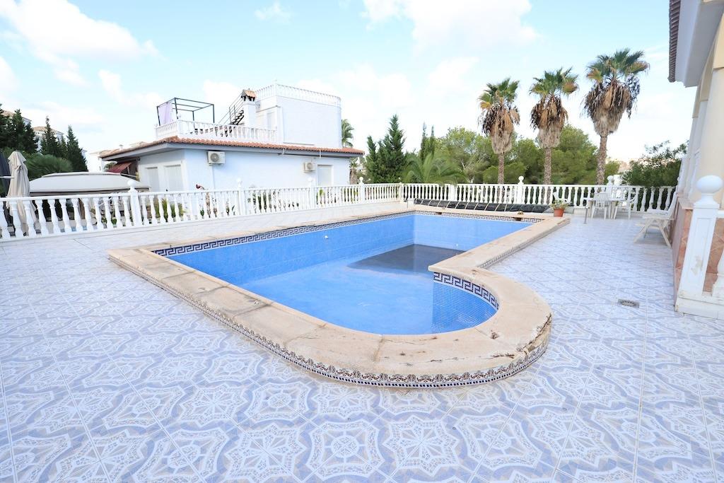 5 Bed, 4 Bath, HouseFor Sale, Orihuela Costa, Alicante