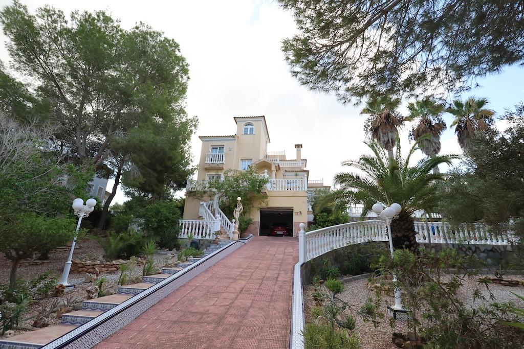 5 Bed, 4 Bath, HouseFor Sale, Orihuela Costa, Alicante