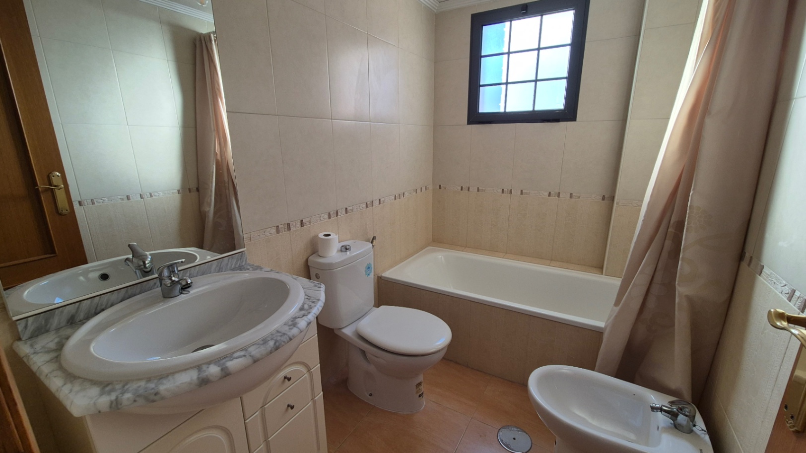 3 Bed, 2 Bath, ApartmentFor Sale, Torrevieja, Alicante