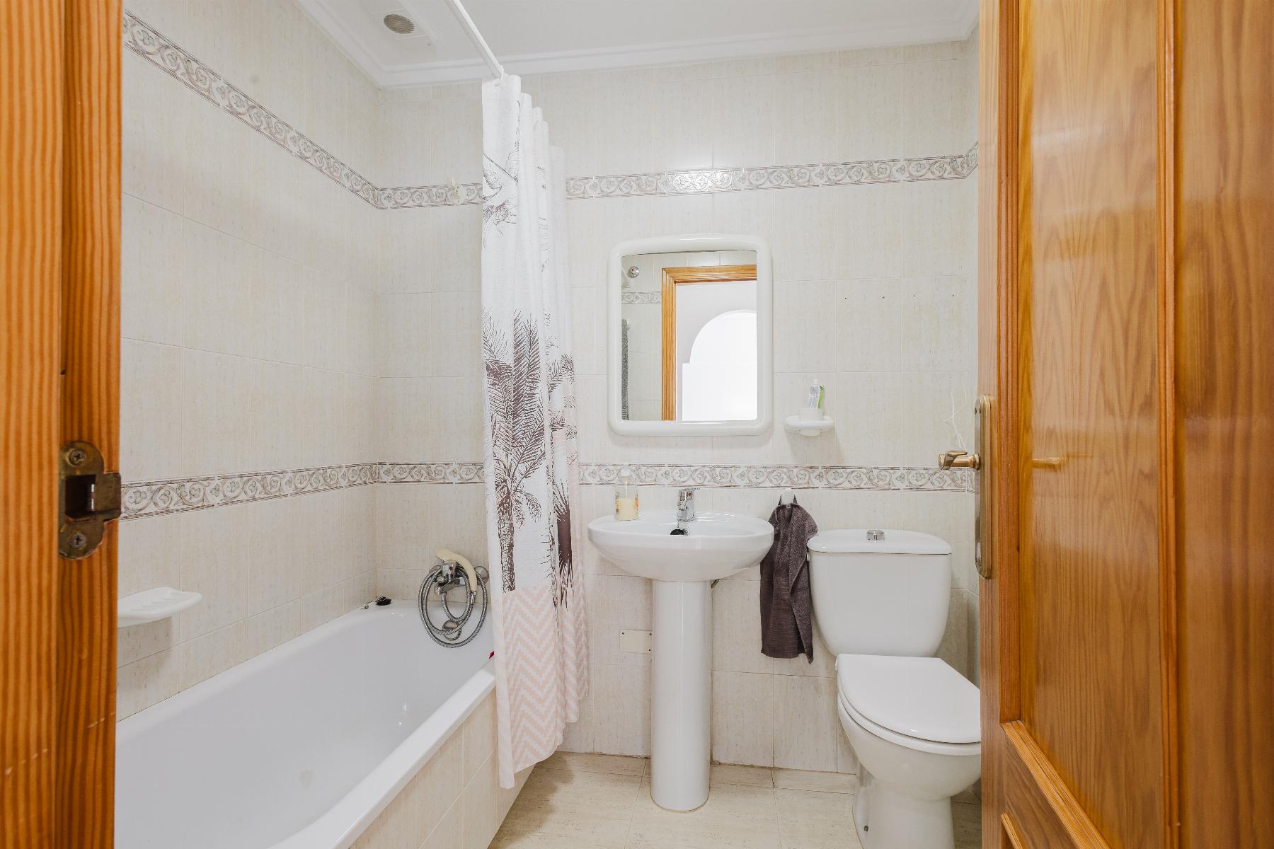 2 Bed, 1 Bath, HouseFor Sale, Torrevieja, Alicante