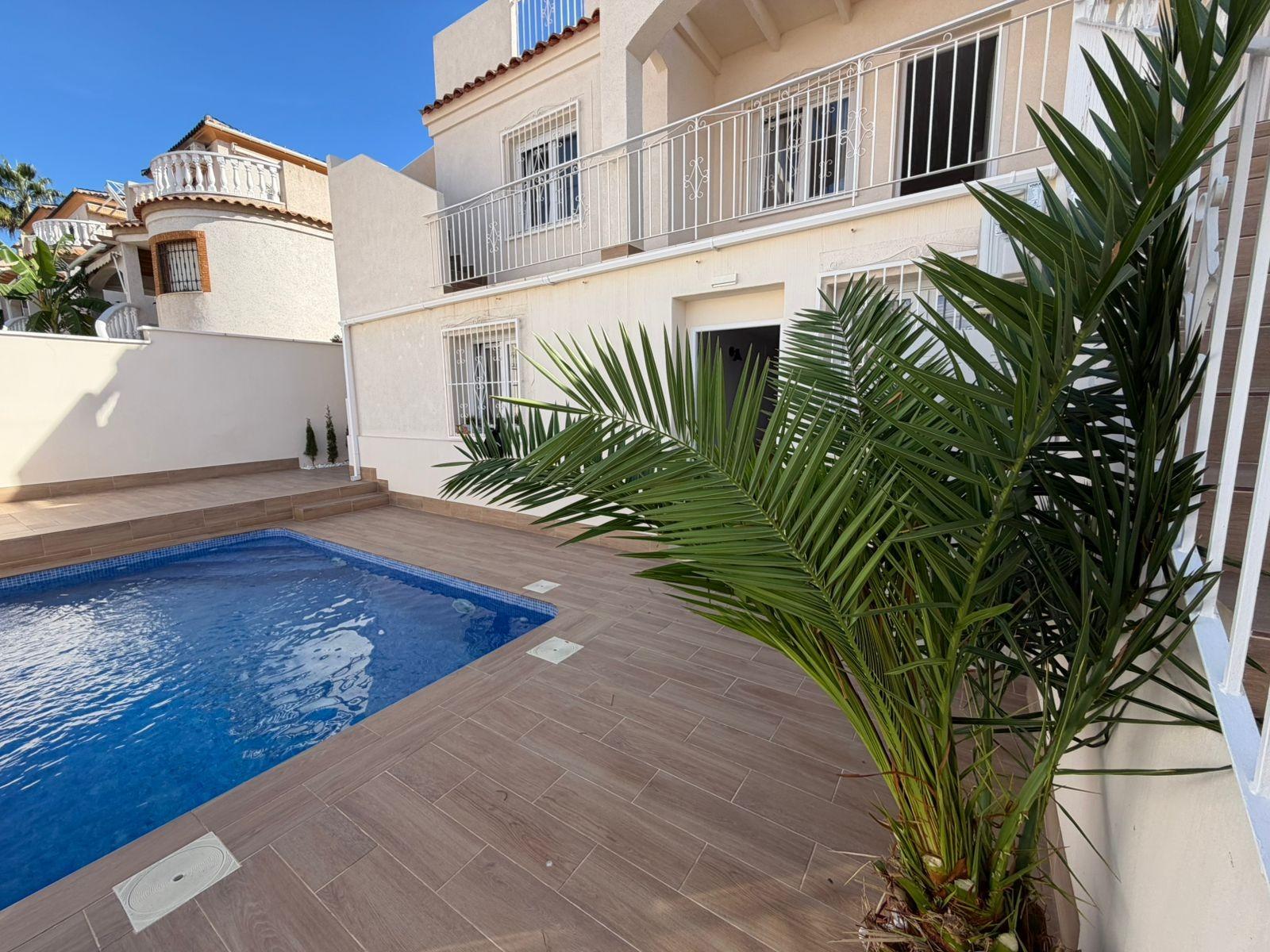 4 Bed, 4 Bath, HouseFor Sale, Torrevieja, Alicante