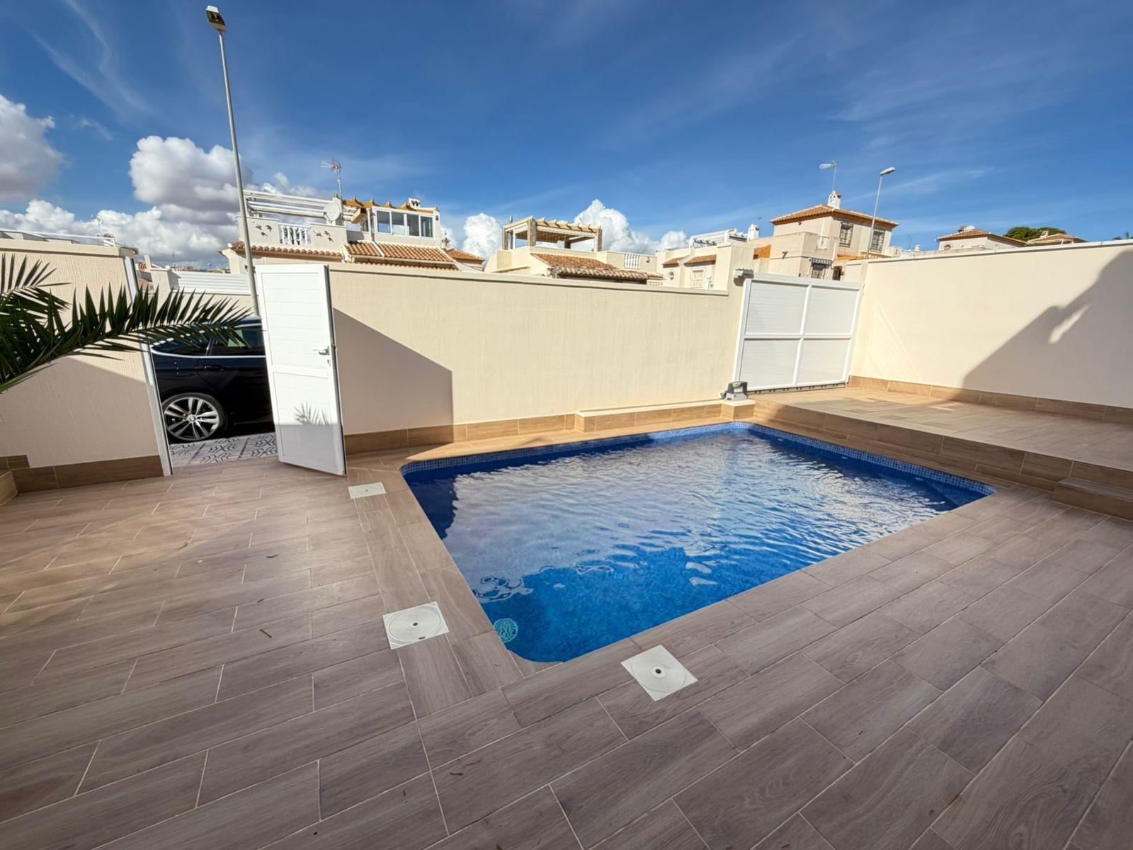4 Bed, 4 Bath, HouseFor Sale, Torrevieja, Alicante