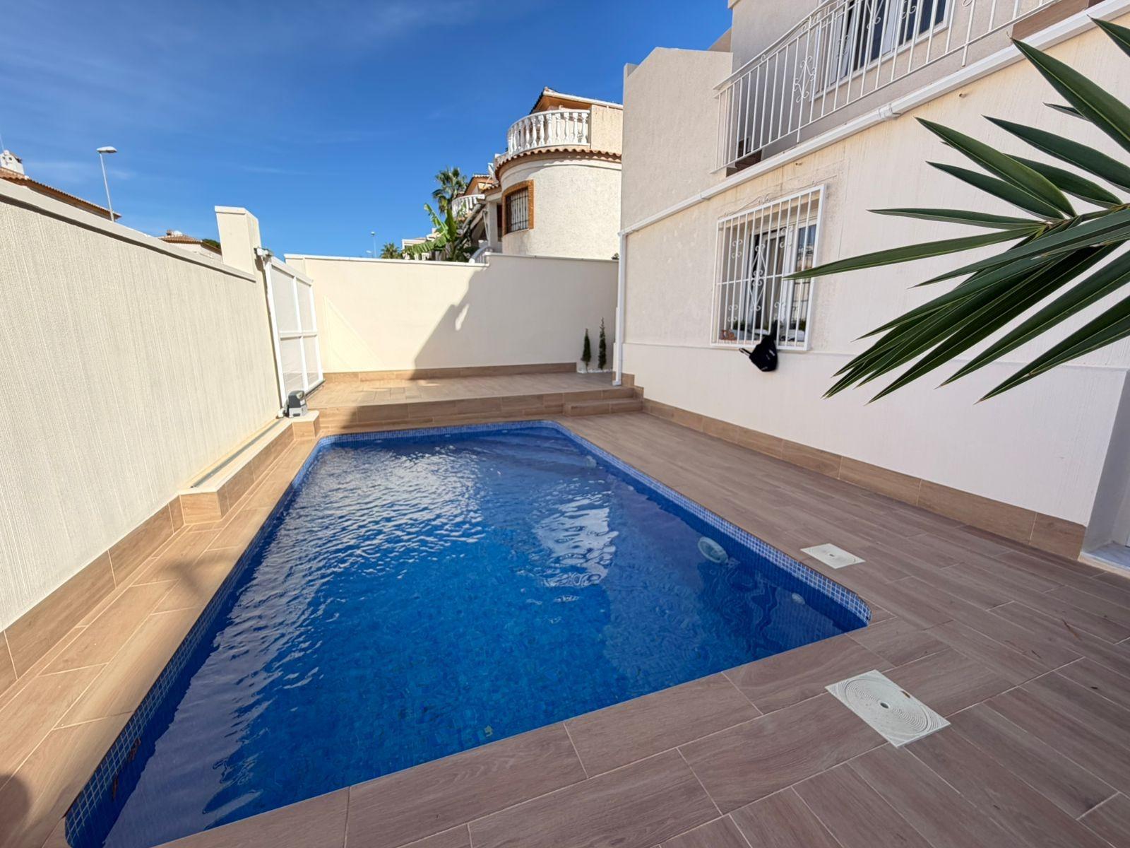 4 Bed, 4 Bath, HouseFor Sale, Torrevieja, Alicante